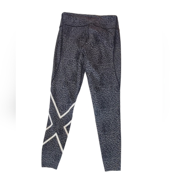 2XU Leggings - Picture 10 of 13